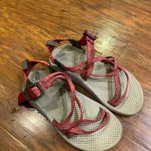 Chaco X2 Kids Magenta Sandals